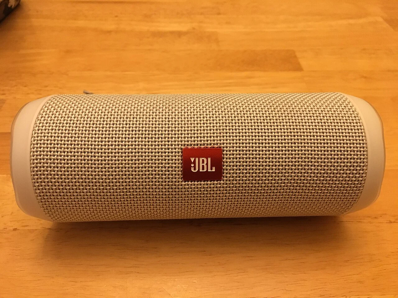 JBL Flip 4 Bluetooth Speaker